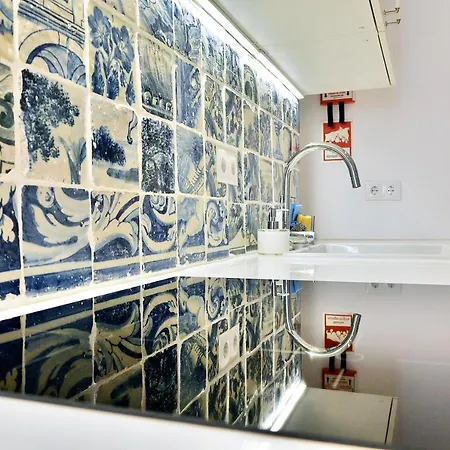 Bright And Spacious Three Bedroom In The Heart Of Apartamento