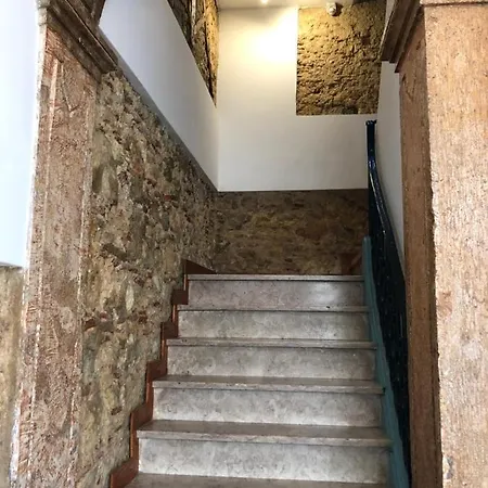 Apartamento Bright And Spacious Three Bedroom In The Heart Of