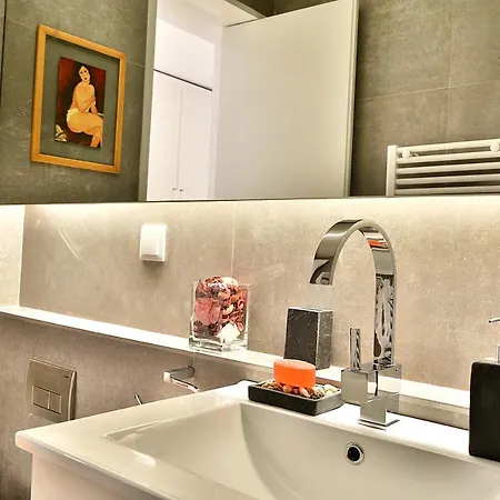 Apartamento Bright And Spacious Three Bedroom In The Heart Of