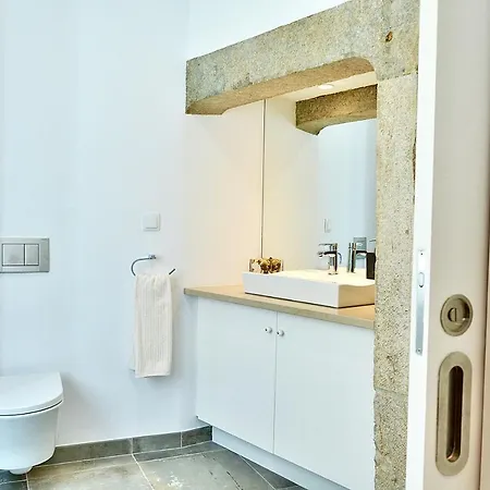 Bright And Spacious Three Bedroom In The Heart Of Apartment Lisbon