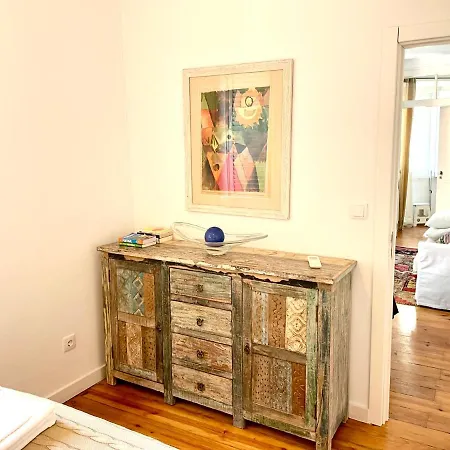 アパート Bright And Spacious Three Bedroom In The Heart Of *