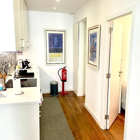 公寓 Bright And Spacious Three Bedroom In The Heart Of