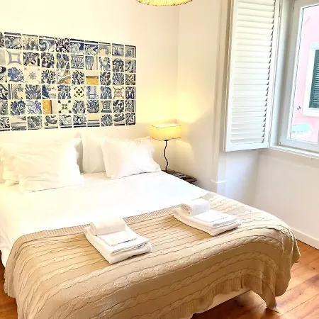 Bright And Spacious Three Bedroom In The Heart Of Apartmán Lisboa