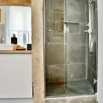Апартаменты Bright And Spacious Three Bedroom In The Heart Of Лиссабон